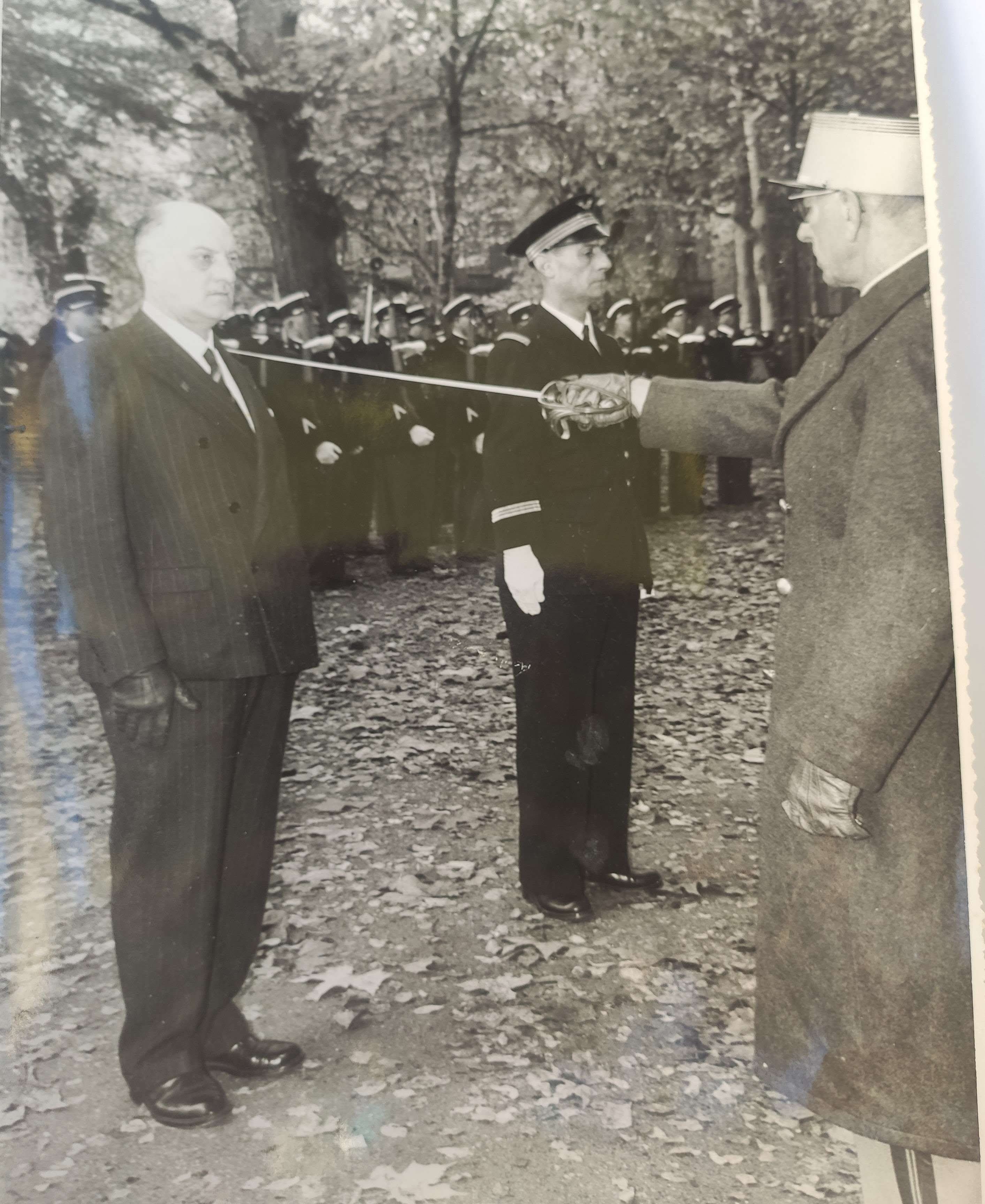 Louis officier Légion d'honneur 1957
